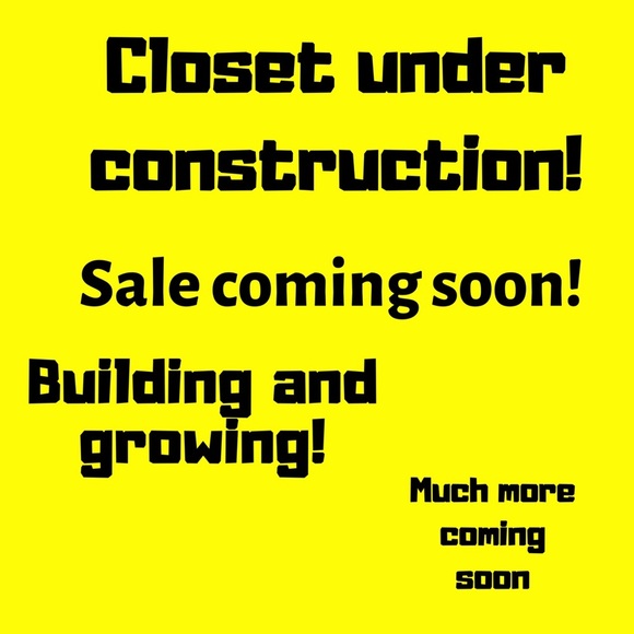 Welcome to my closet !! - Picture 3 of 12